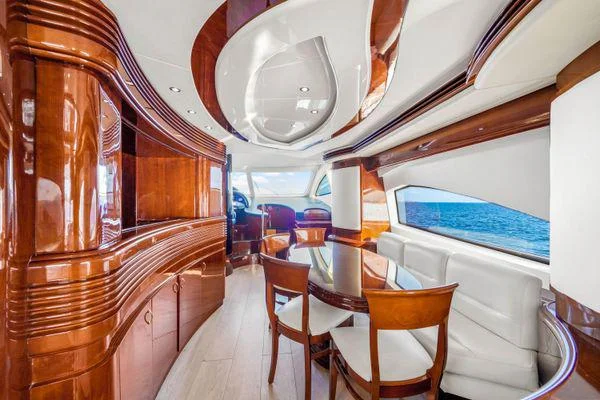 85ft Azimut Del Mar comfort area